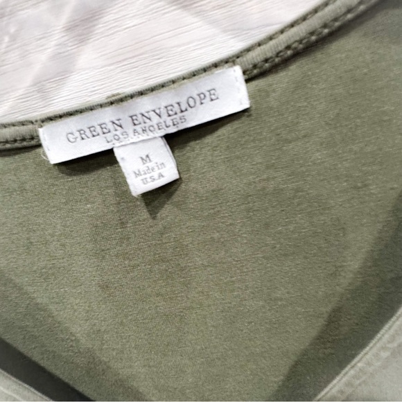 Green Envelope zip detail short sleeve flowy top ❤️ - Picture 4 of 7